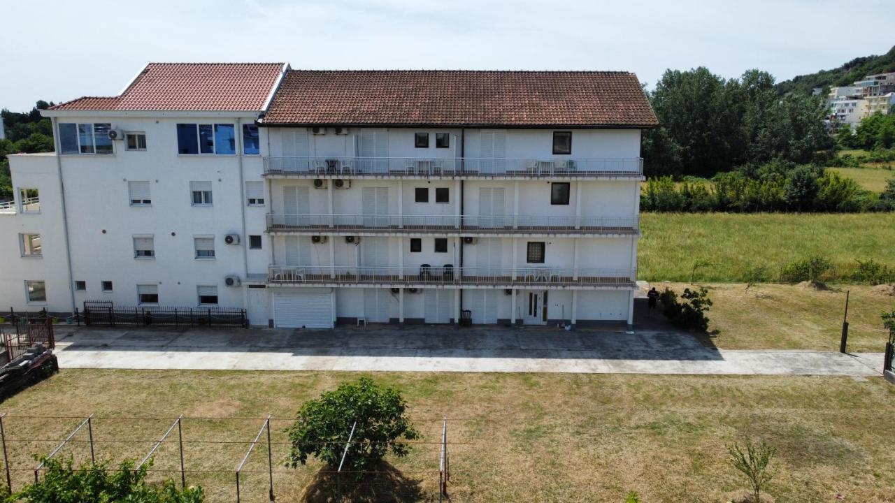 Summer Sky Hotel Ulcinj Bagian luar foto